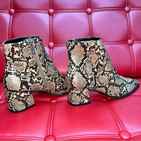 Kenneth Cole Roanne Toffee & Black Faux Snakeskin Block Heel Side Zip Bootie Sz6 - Picture 9 of 13